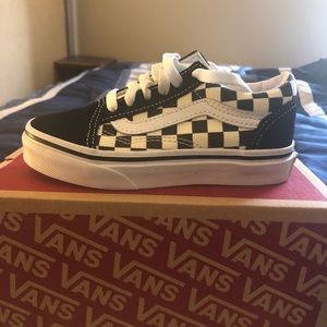 Little kids shoe (4-5 yr old)